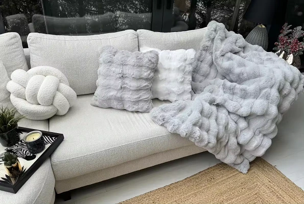 Rabbit Hair Toss Bubble Blanket